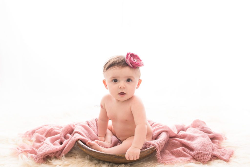 six months milestone - newborn photographer - capture memories - motherhood - fatherhood - girl - baby - cute pictures - 