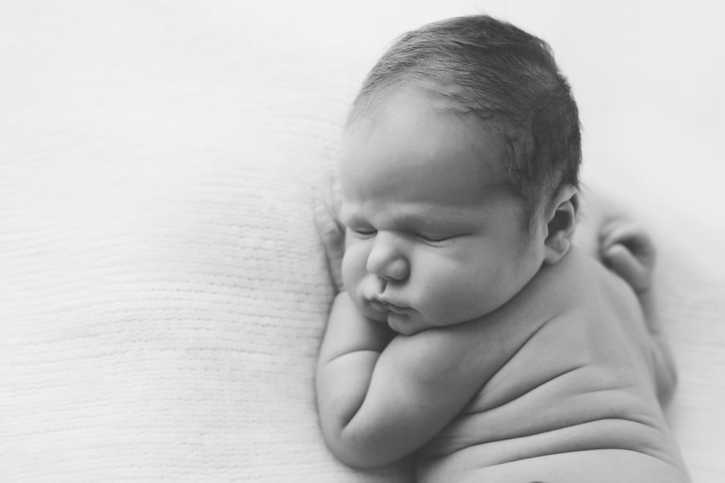 baby picture- newborn baby photos- pictures newborn babies- baby portrait- baby portraits- durham region-oshawa- Toronto-baby rolls-nude-naked-black and white