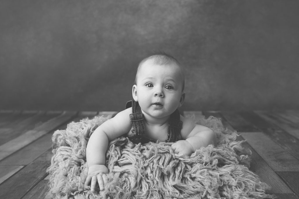 baby portraits, family portraits, cute baby, parent, baby picture, photos, pictures newborn babies, baby portrait, baby portraits, durham region, oshawa, Toronto, baby boy, black and white