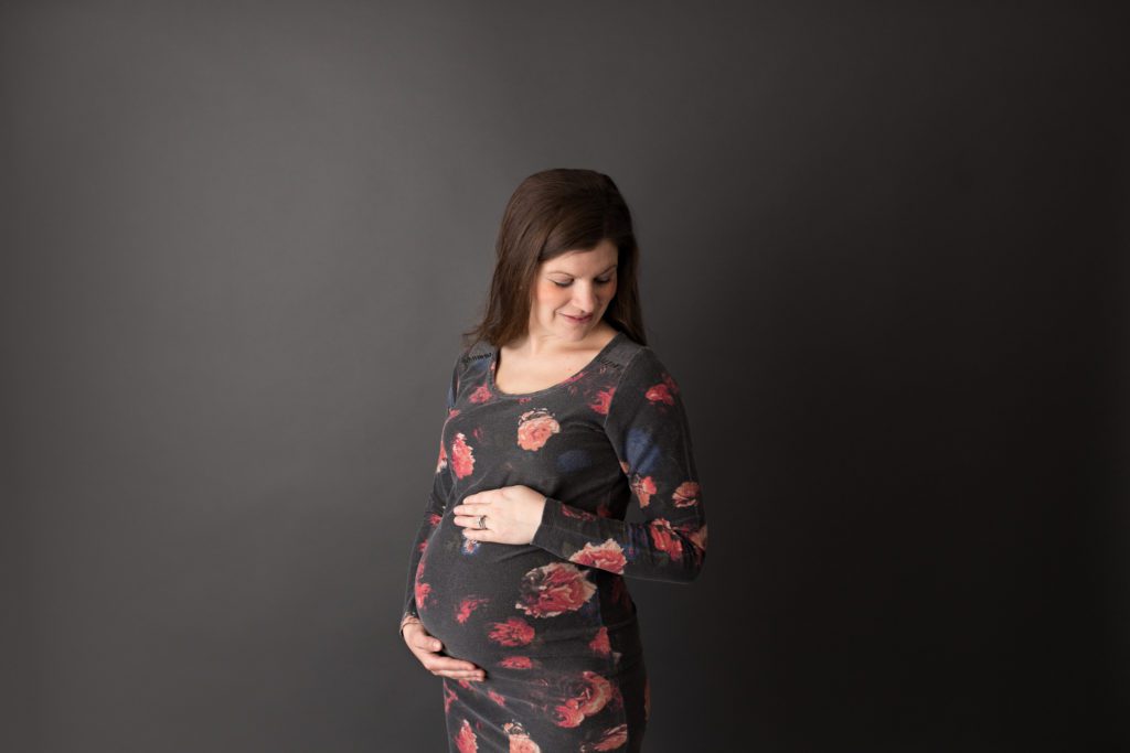 gta-durham-toronto-oshawa-newbornphotographer-newbornphotography-maternity-expecting-mom-cest-lamour-photography-motherhood-mom-mommy-maternityportraitsession