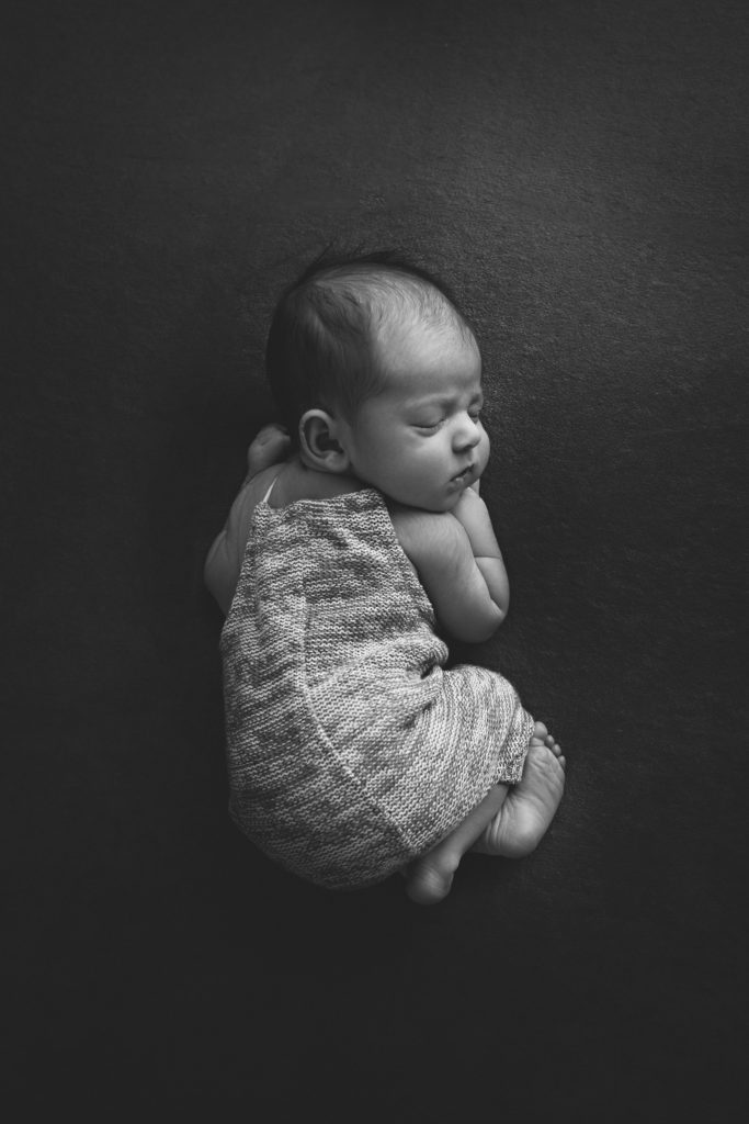 gta-durham-toronto-oshawa-newbornphotographer-newbornphotography-babyboy-neutrals-brown-outfit-colour-blanket-cest-lamour-photography-blackandwhite