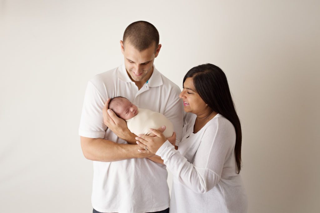 gta-durham-toronto-oshawa-newbornphotographer-newbornphotography-babyboy-neutrals-brown-outfit-colour-blanket-cest-lamour-photography-familyportrait