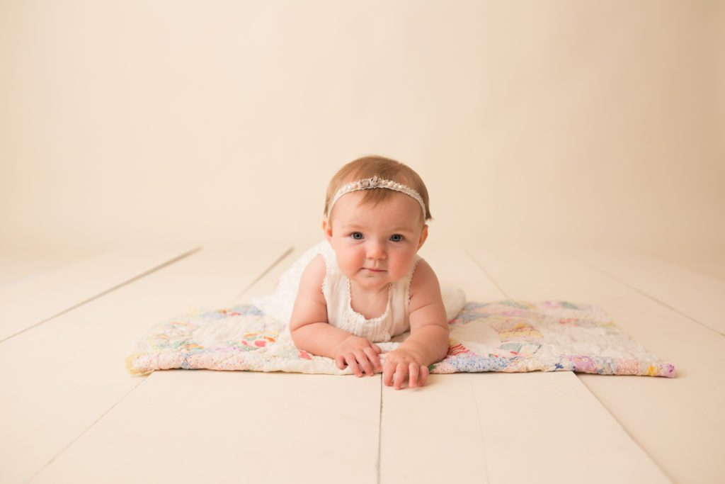 gta-durham-toronto-oshawa-newbornphotographer-newbornphotography-milestone-babygirl-baby-neutral-bone-quilt-banner-bunting-tummytime