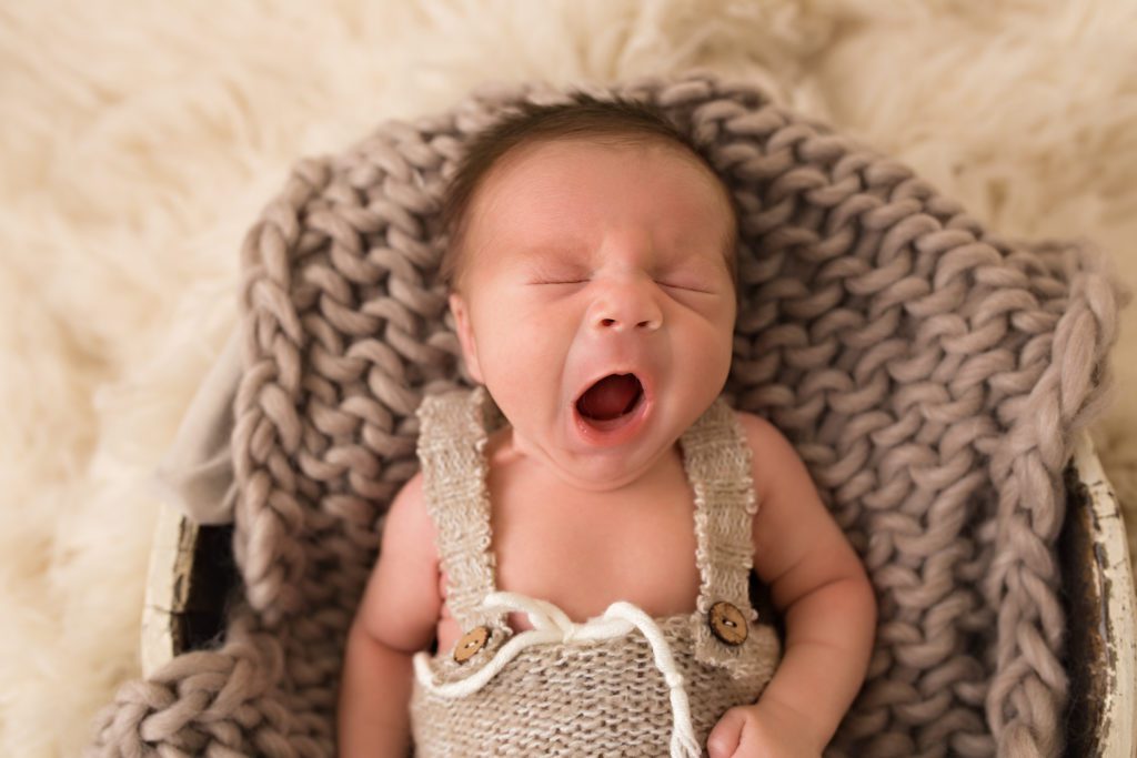 gta-durham-toronto-oshawa-newbornphotographer-newbornphotography-babyboy-cream-infertility-cest-lamour-photography-babyyawns