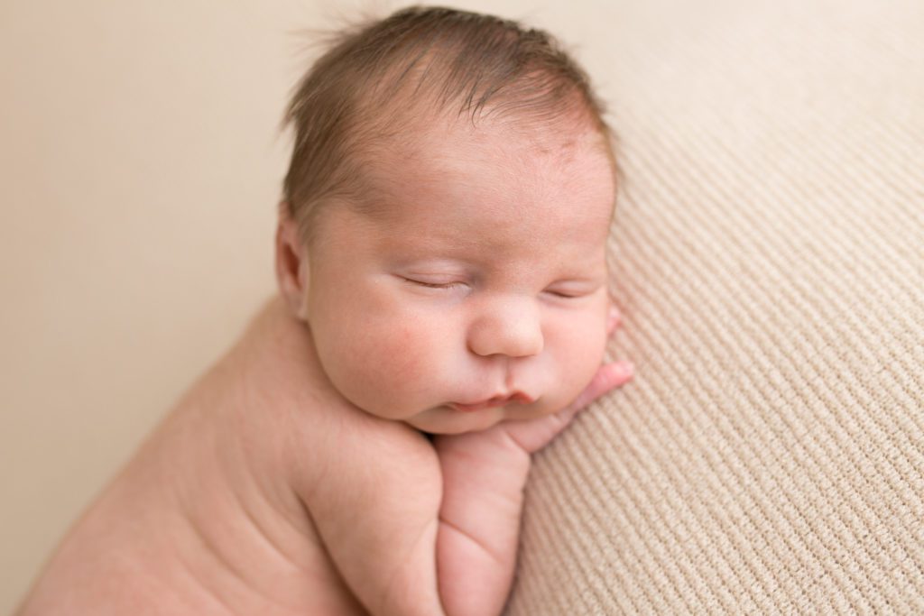 gta-durham-toronto-oshawa-newbornphotographer-newbornphotography-babyboy-cream-infertility-cest-lamour-photography-nude