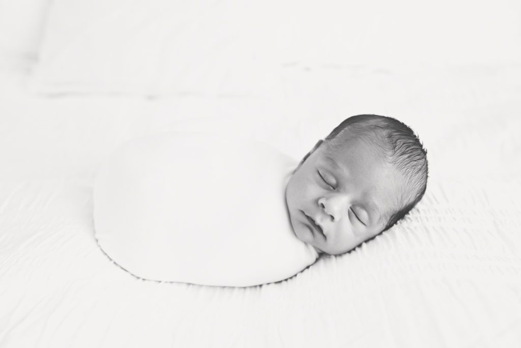Oshawa Newborn Photography - Oshawa Newborn Photographer - Newborn- cutebabypictures-white-simple-framily-durhamphotographer-torontobabyphotographer-14
