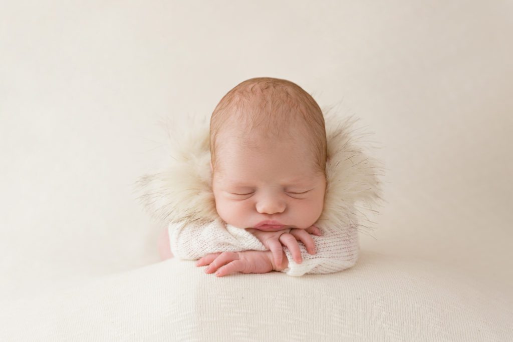 Oshawa Newborn Photography - Oshawa Newborn Photographer - Newborn- cutebabypictures-white-simple-framily-durhamphotographer-torontobabyphotographer-6