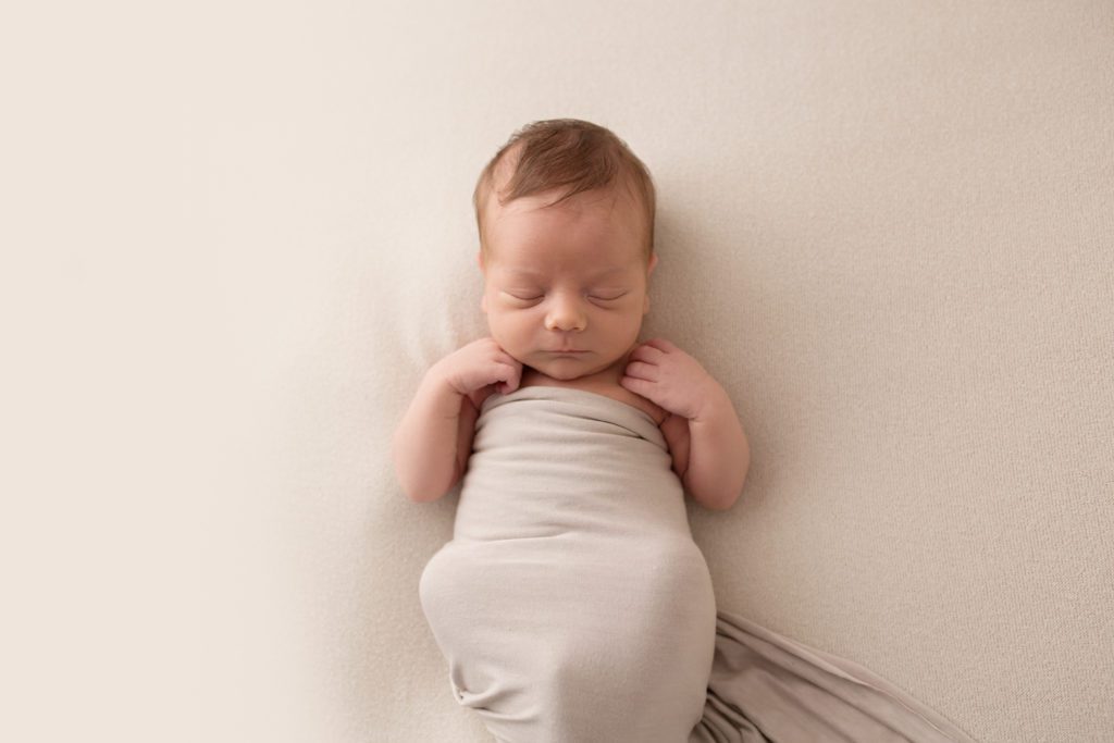 Oshawa-Newborn-Photography-Oshawa-Newborn-Photographer-Mother-Cute-Baby-Photos- Child-Toronto-GTA-Durham-Photographer-11