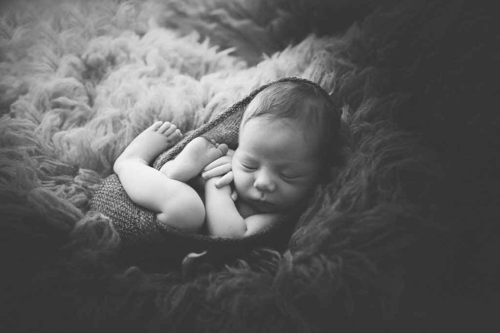Oshawa-Newborn-Photography-Oshawa-Newborn-Photographer-Mother-Cute-Baby-Photos- Child-Toronto-GTA-Durham-Photographer-17
